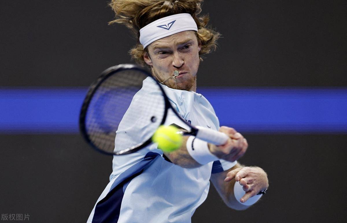 而侧翼铁闸 而侧翼铁闸